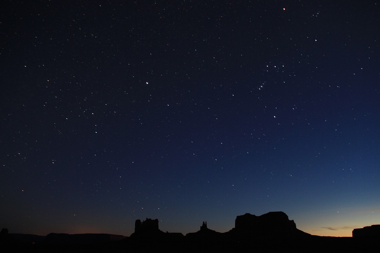 闪耀新星力量，中国娱乐圈中的00后明星璀璨群星