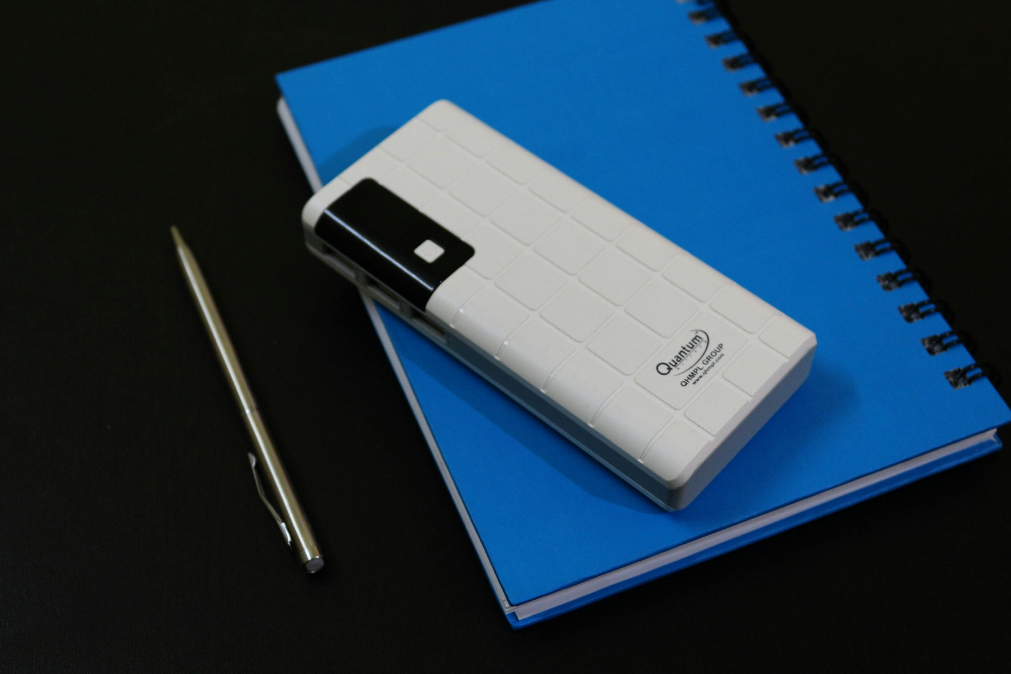 iPhone 4S上市，革新科技引领未来