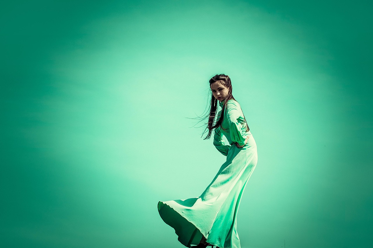 女明星侧脸之美，多维度解读其独特魅力