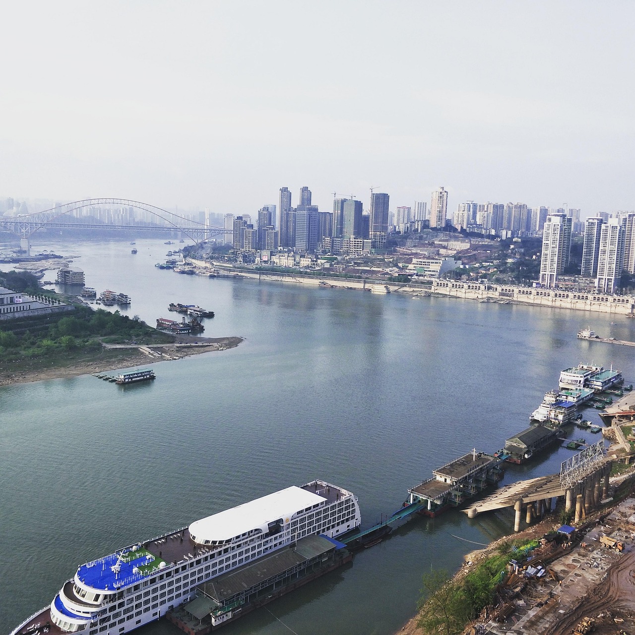 汕头高空俯瞰，城市魅力与独特风情尽收眼底