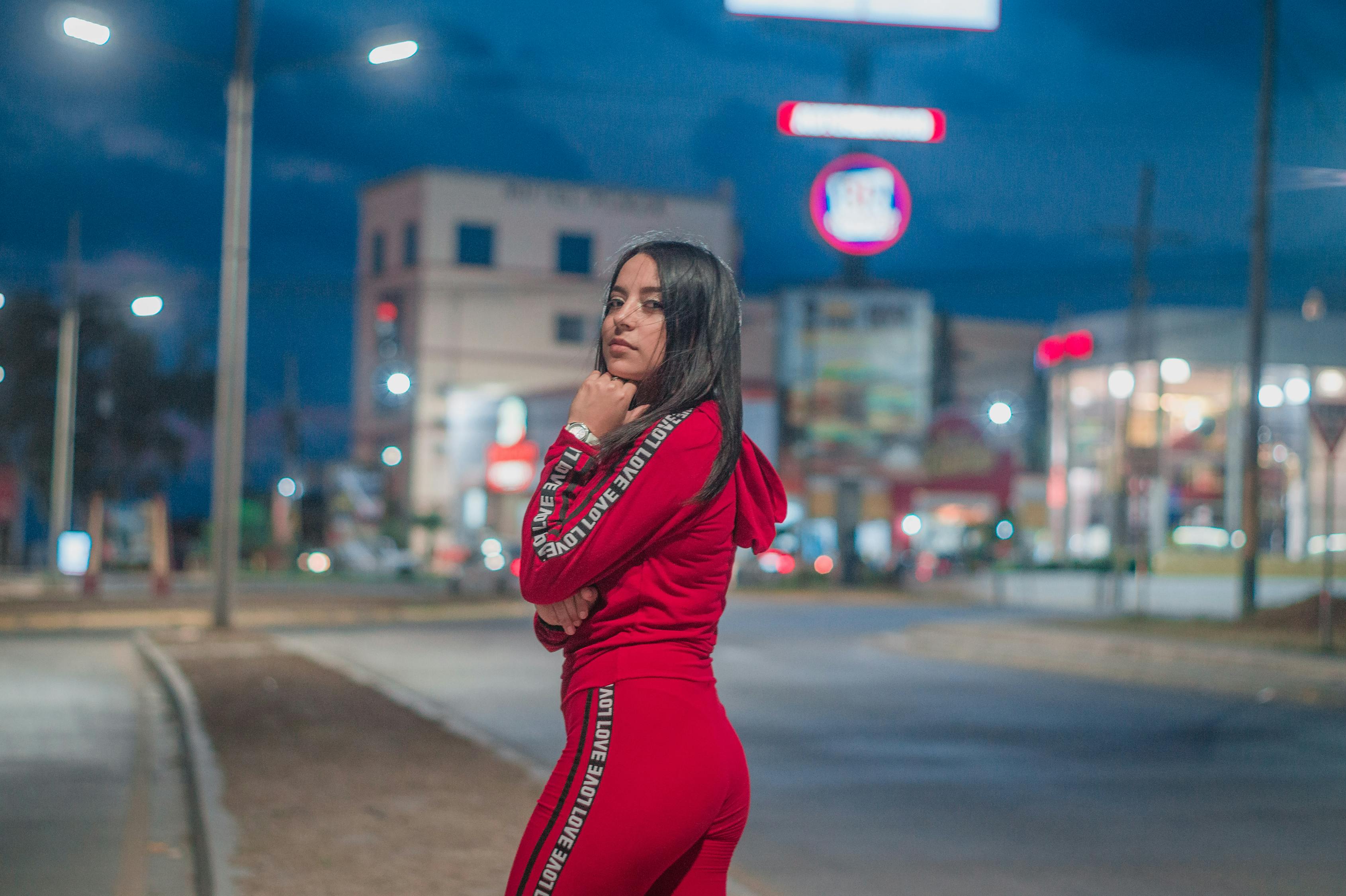 杨依近期照片,展现多元魅力的瞬间定格之美